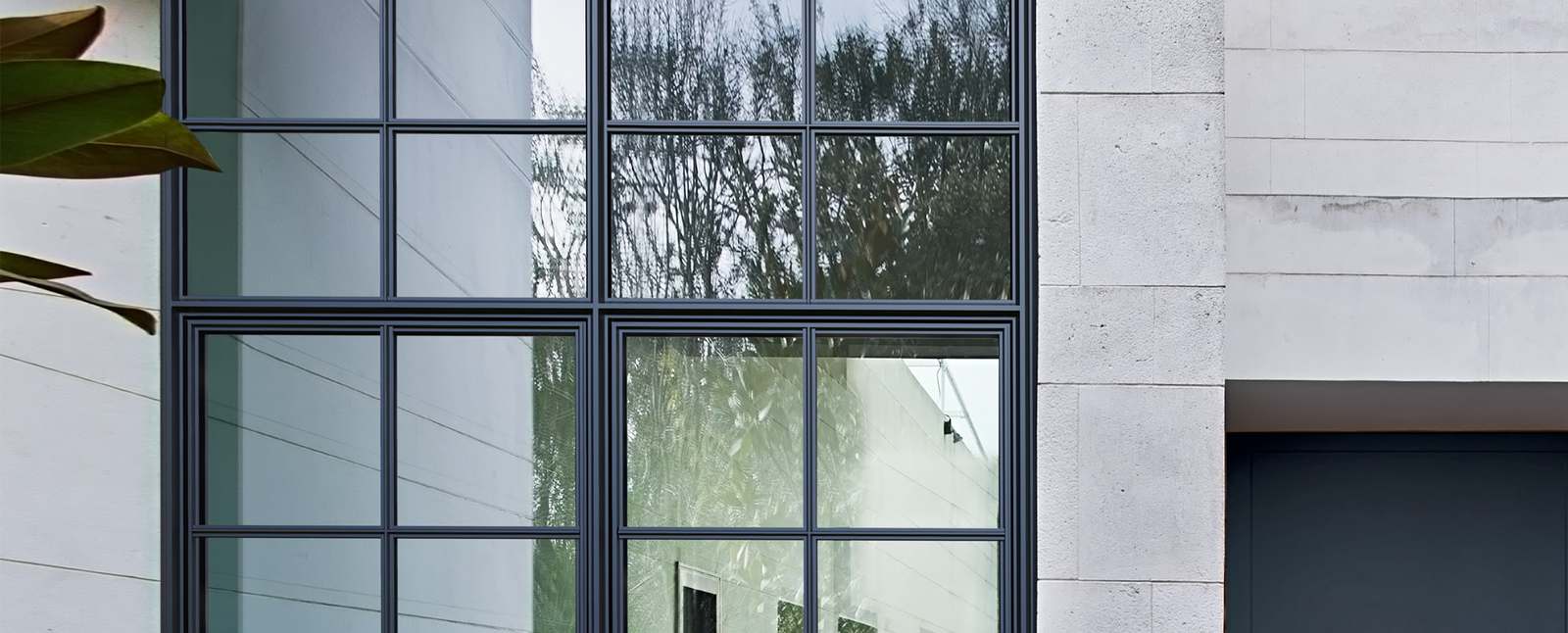 Alu-Steel em fachada - janelas de alumínio e PVC Cortizo