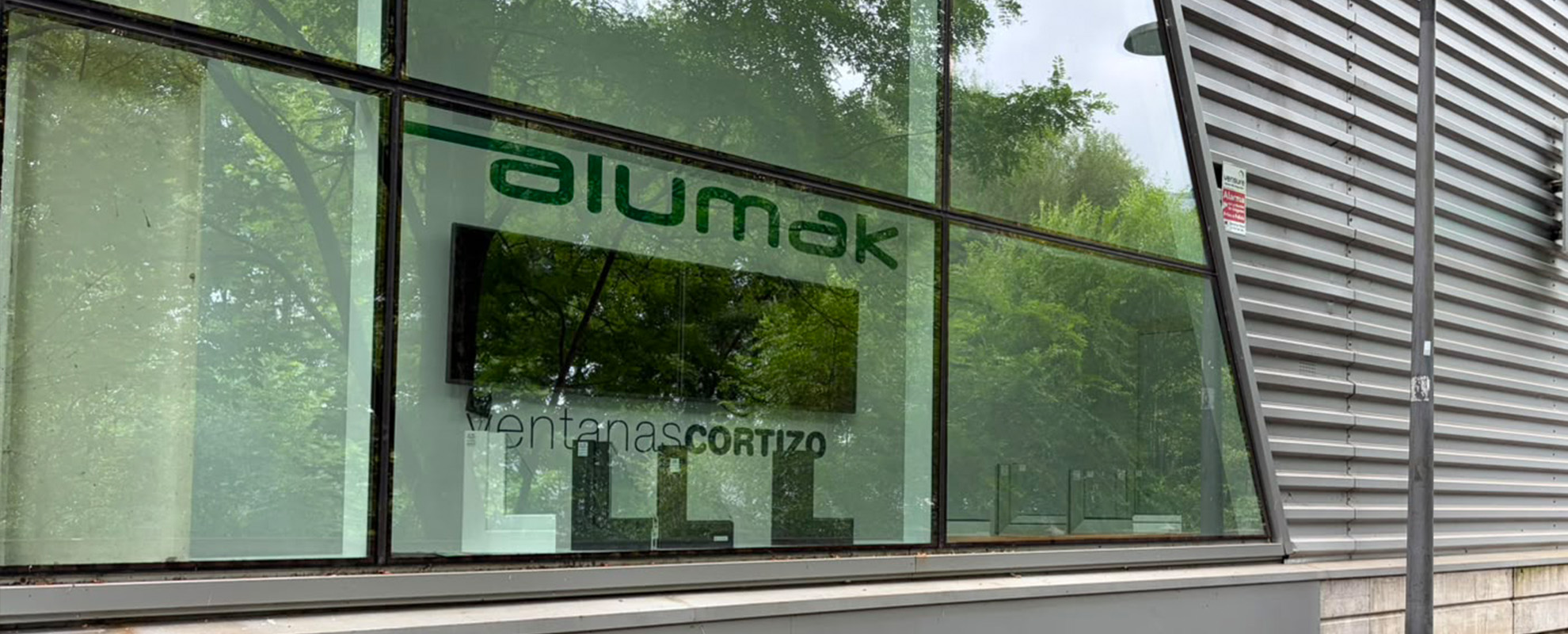 Exposição Janelas Cortizo em Alumak - janelas de alumínio e PVC Cortizo