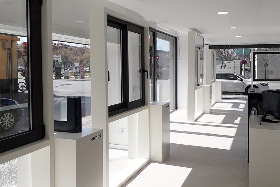 Showroom Alu-Store Girona - janelas de alumínio e PVC Cortizo