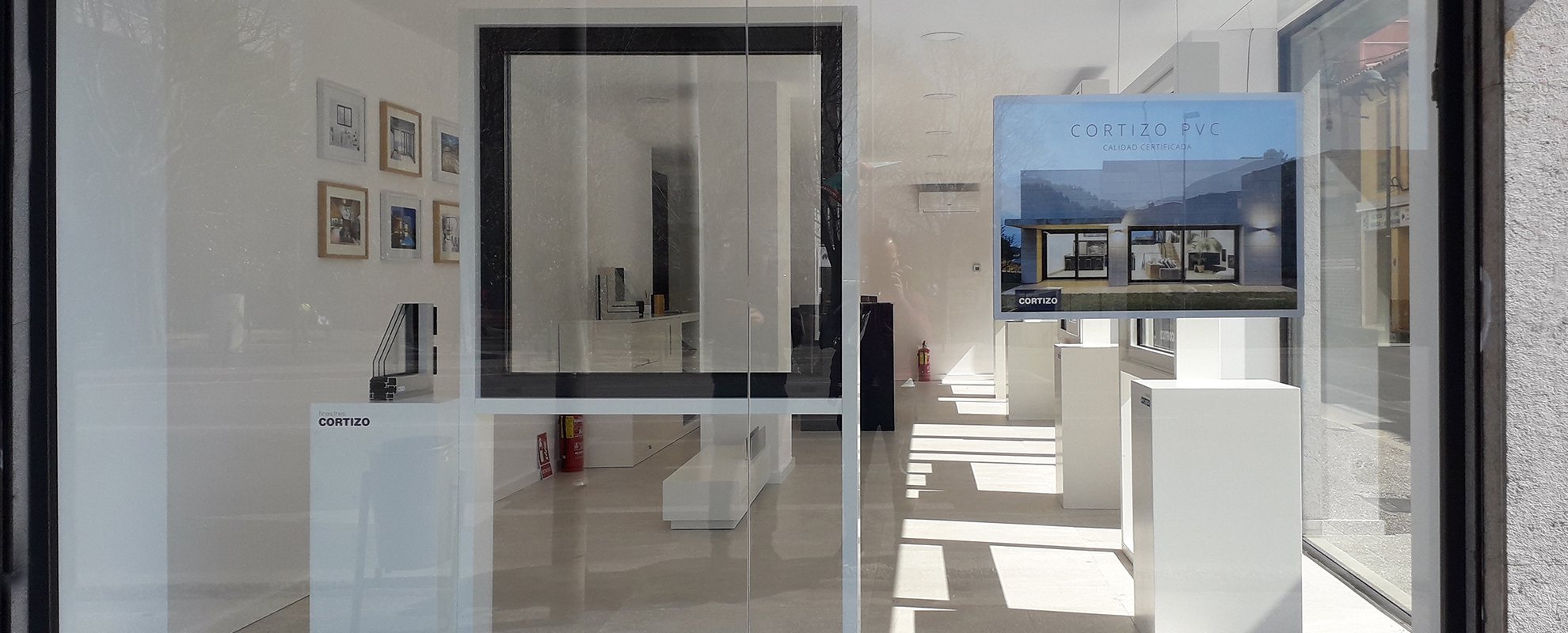 Exposición Janelas Cortizo en Alu-Store Girona - janelas de alumínio e PVC Cortizo