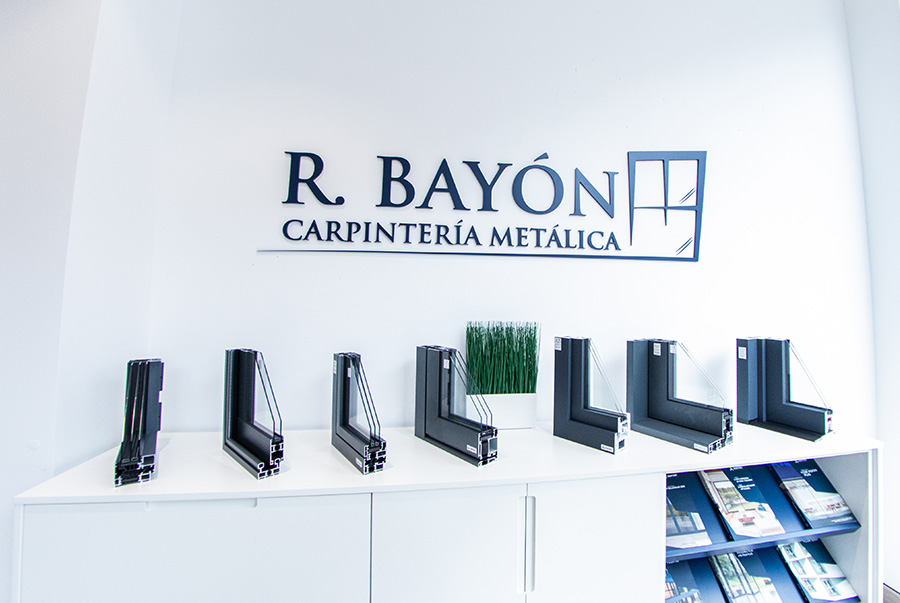 Showroom R. Bayón - janelas de alumínio e PVC Cortizo