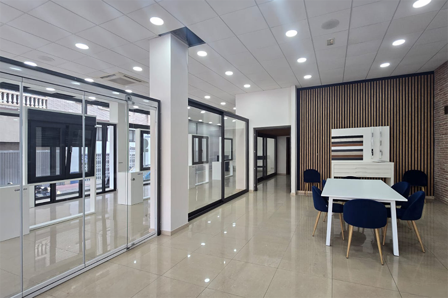 Showroom García Arquellada - janelas de alumínio e PVC Cortizo