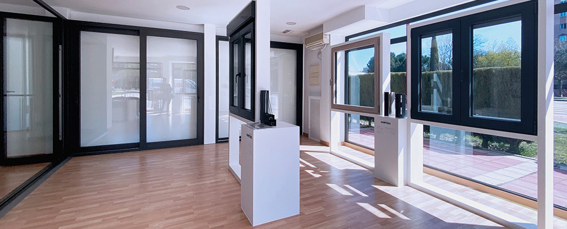 Exposición Janelas Cortizo en GOVI - janelas de alumínio e PVC Cortizo
