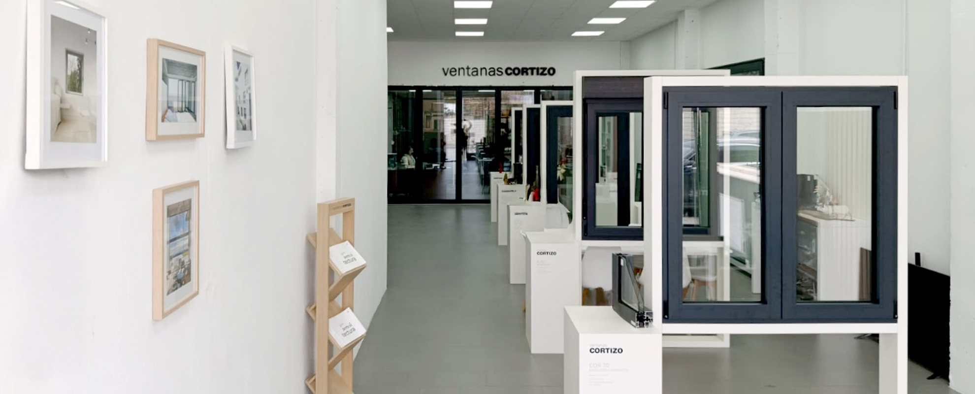 Exposición Janelas Cortizo en Grupo Fyr - janelas de alumínio e PVC Cortizo