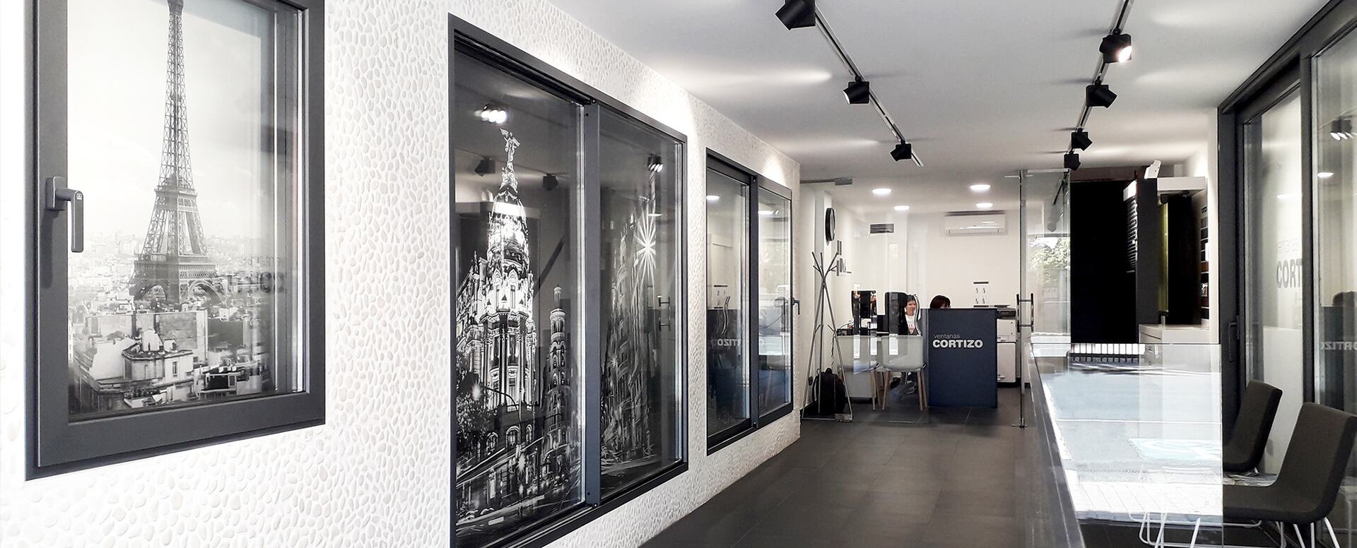 Exposición Janelas Cortizo en MH Aluminium - janelas de alumínio e PVC Cortizo