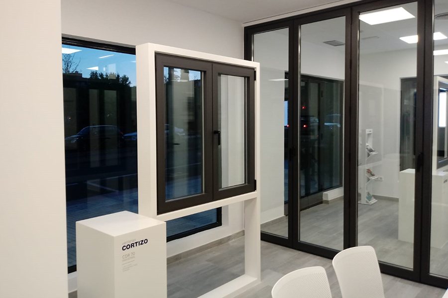 Showroom Seype Aluminios - janelas de alumínio e PVC Cortizo