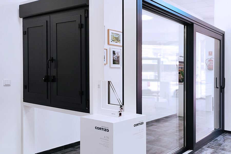 Showroom Somos la Ventana Poio - janelas de alumínio e PVC Cortizo