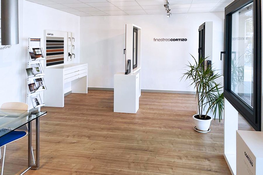 Showroom T-Quattre - janelas de alumínio e PVC Cortizo