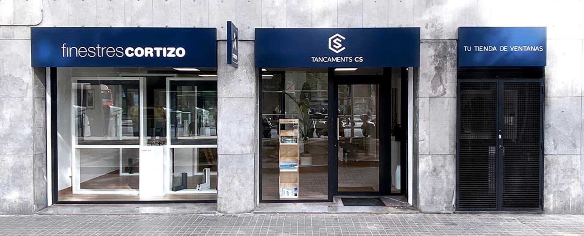 Exposición Janelas Cortizo en Tancaments CS - janelas de alumínio e PVC Cortizo