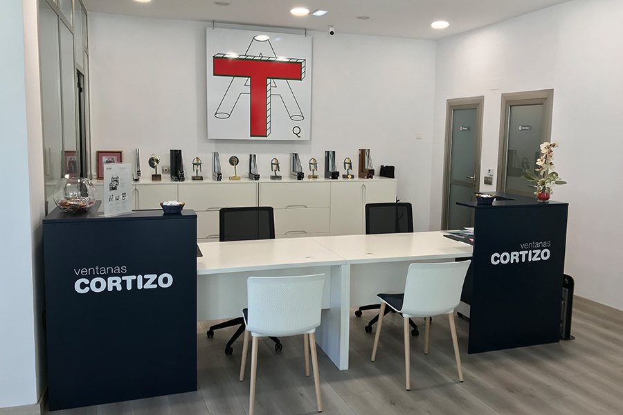 Showroom Aluminios Tascón - janelas de alumínio e PVC Cortizo