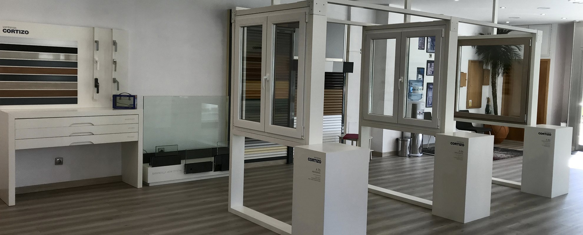 Exposición Janelas Cortizo en Aluminios Tascón - janelas de alumínio e PVC Cortizo