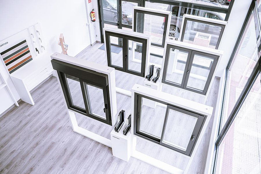Showroom Tecnycom Las Rozas - janelas de alumínio e PVC Cortizo