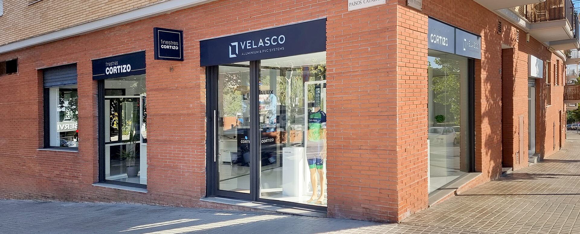 Exposición Janelas Cortizo en Aluminios Velasco - janelas de alumínio e PVC Cortizo