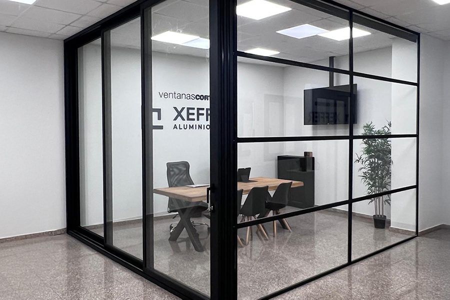 Showroom Xeffer Almussafes - janelas de alumínio e PVC Cortizo