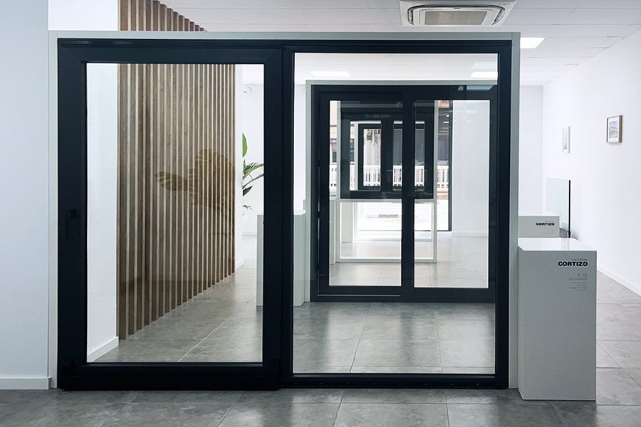Showroom Xeffer - janelas de alumínio e PVC Cortizo